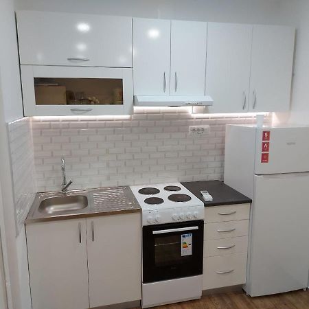 Cosy, Quiet & Brand New Apartment W/ Danube View Belgrado Buitenkant foto