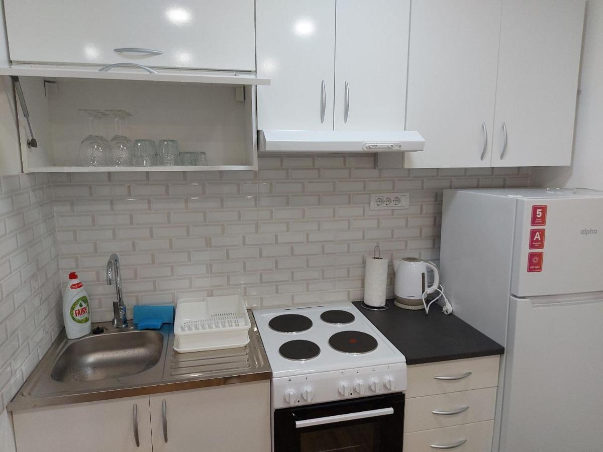 Cosy, Quiet & Brand New Apartment W/ Danube View Belgrado Buitenkant foto