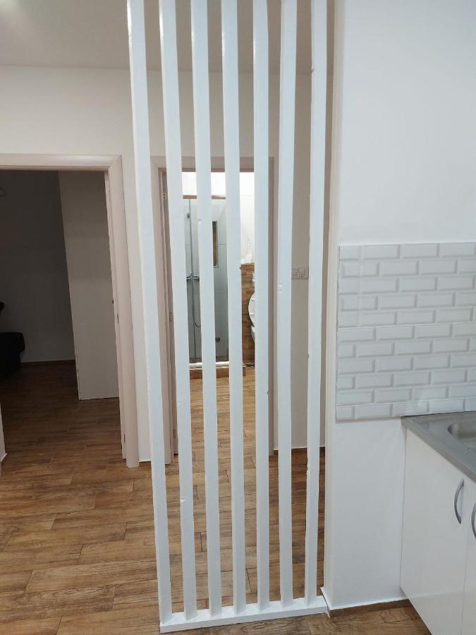 Cosy, Quiet & Brand New Apartment W/ Danube View Belgrado Buitenkant foto