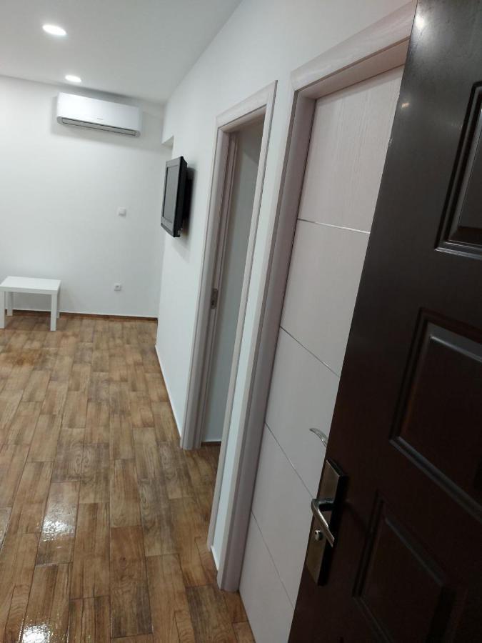 Cosy, Quiet & Brand New Apartment W/ Danube View Belgrado Buitenkant foto