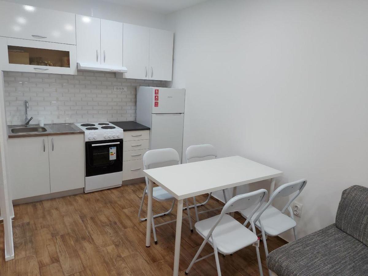 Cosy, Quiet & Brand New Apartment W/ Danube View Belgrado Buitenkant foto